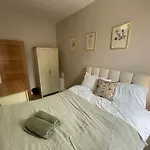 Flat 3, 297 Gillott Road, B16 0Rt