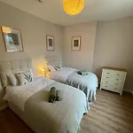 Flat 3, 297 Gillott Road, B16 0Rt