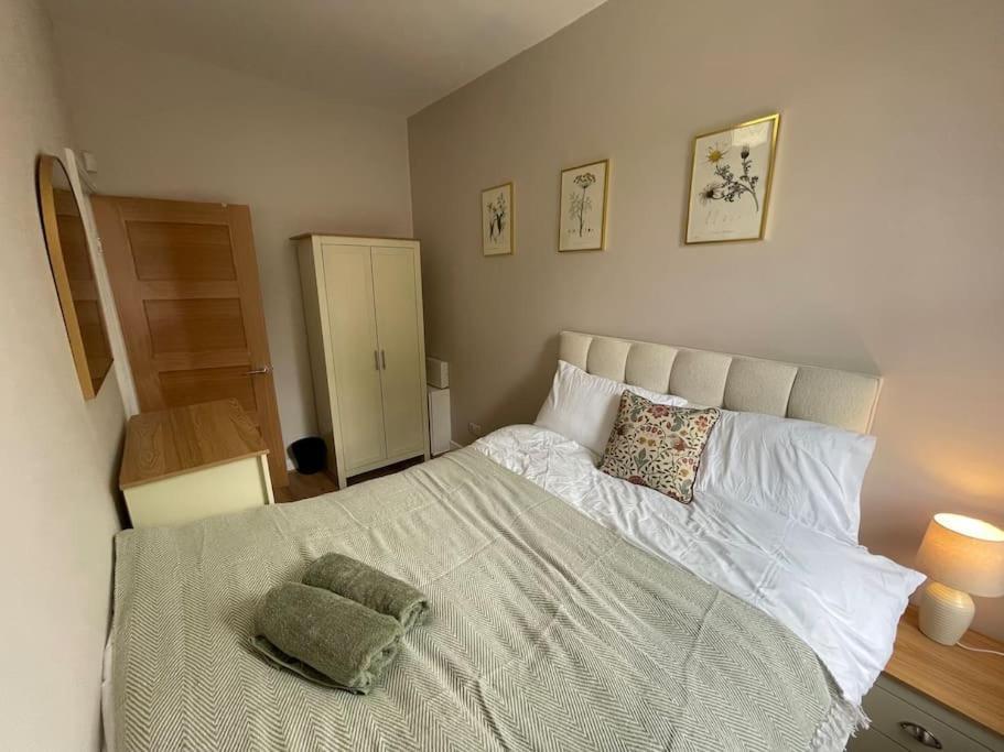 Flat 3, 297 Gillott Road, B16 0rt *