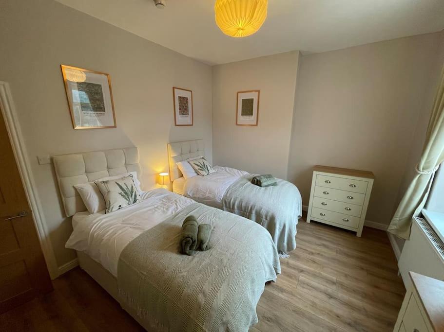 Flat 3, 297 Gillott Road, B16 0rt