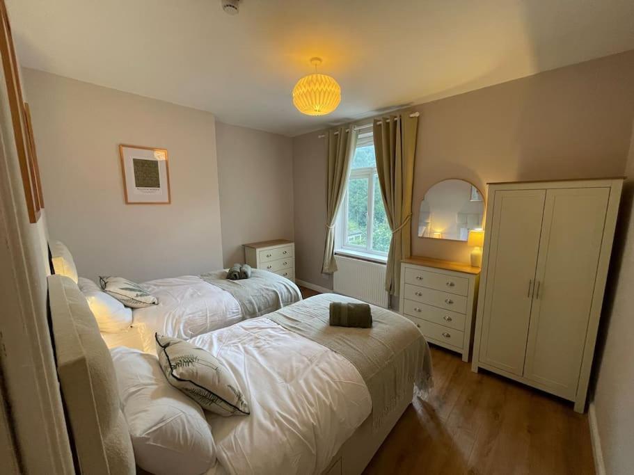 Flat 3, 297 Gillott Road, B16 0rt Apartment